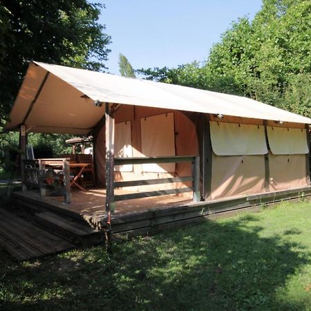 Camping L'Ilot Du Chail Sansais Exterior foto