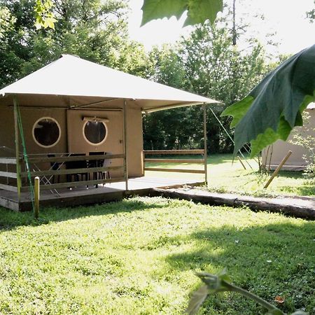 Camping L'Ilot Du Chail Sansais Exterior foto