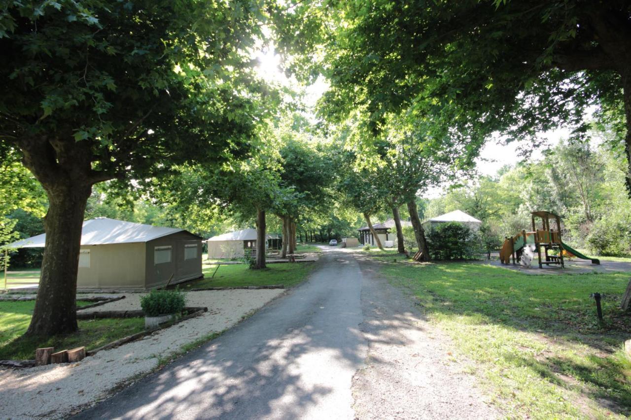 Camping L'Ilot Du Chail Sansais Exterior foto