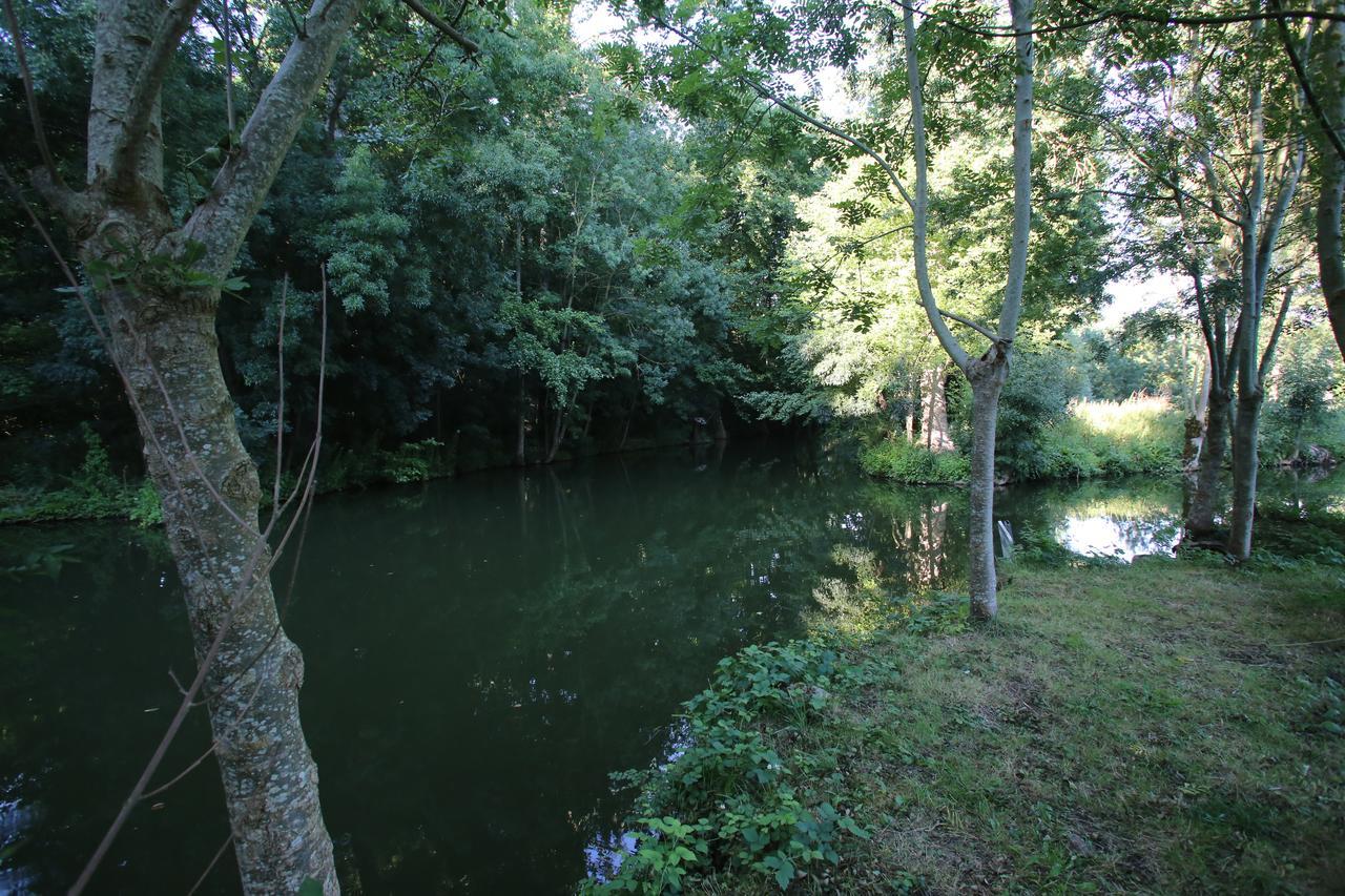 Camping L'Ilot Du Chail Sansais Exterior foto